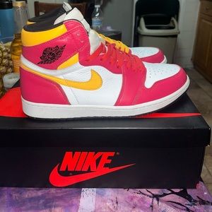 Jordan 1 Retro High OG Light Red Fusion